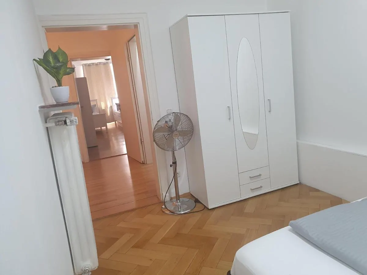 Apartment-Mit-2-Schlafzimmern Appartamento